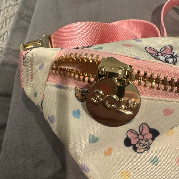 Stoney Clover Lane Minnie & Daisy Fanny Pack EUC - Picture 2 of 4